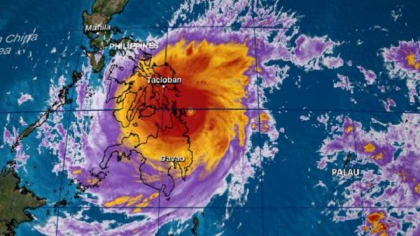 صورة توضح اقتراب الإعصار من الفلبين