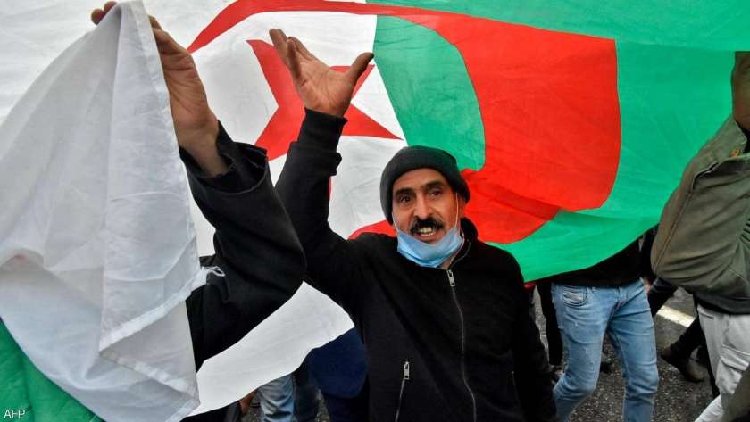انطلاق الانتخابات التشريعية الجزائرية وفتح صناديق الاقتراع