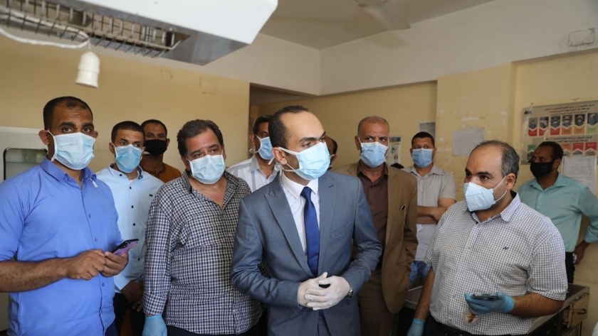 نائب محافظ سوهاج يتفقد مستشفى دار السلام المركزي ووحدتين صحيتين 
