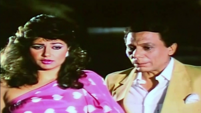 عادل إمام وليلى علوى في فيلم زوج تحت الطلب