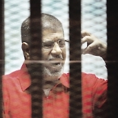 «مرسى» يتحدث للمحكمة عن محاولات تستهدف حياته