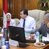عبد الغفار خلال الاجتماع