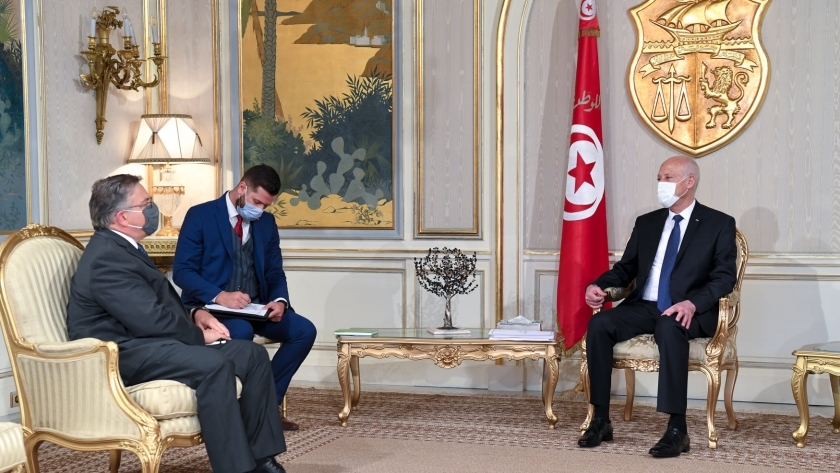 لقاء الرئيس التونسي مع سفير الولايات المتحدة لدى بلاده