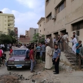 صورة لتجمهر الاهالى امام مستشفى ديرب نجم