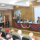 رئيس جامعة كفر الشيخ يفتت مؤتمر تربية النبات