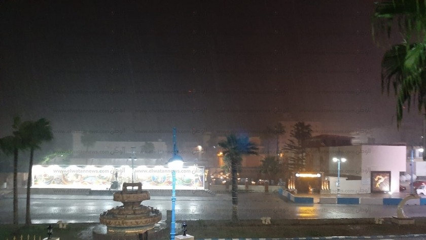 أمطار فى شارع إسكندرية وسط مدينة مرسى مطروح