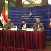 عمرو المنير خلال لقاء لجنة الضرائب بالغرفة الأمريكية