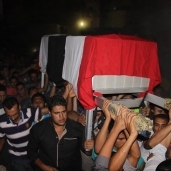 بالصور| أهالي فاقوس بالشرقية يشيعون جثمان شهيد القوات المسلحة بالعريش