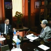 وزير الكهرباء يهنئ السفير العراقي الجديد بالقاهرة