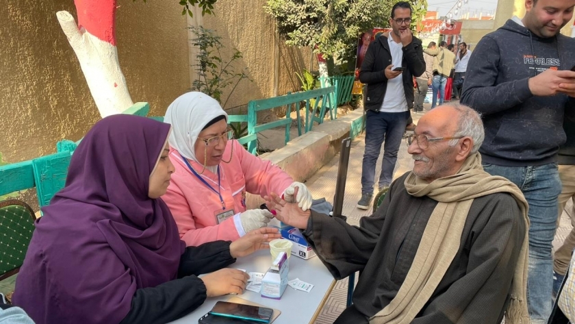 «صحة الشرقية»: انتشار الفرق الطبية والعيادات المتنقلة في محيط لجان الانتخابات
