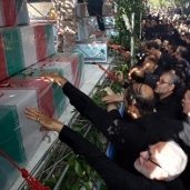 مراسم  تشييع جثامين 135 عسكريا إيرانيا قتلوا في الحرب العراقية – الإيرانية