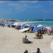 ميلون زائر لشاطئ "النخيل" بيوم الجمعة رغم إنه من أيام الممنوعات