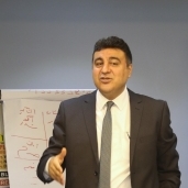 الدكتور ياسر عبدالعزيز