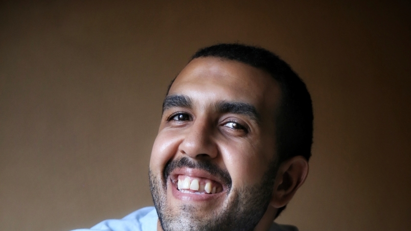 كريم سامي مؤلف مسرحية شمسية و4 كراسي