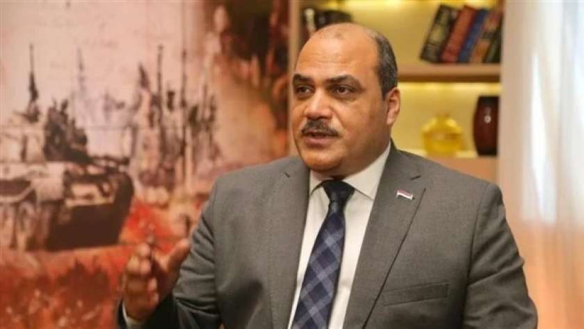 الإعلامي والكاتب الصحفي محمد الباز