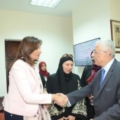 الدكتور طارق شوقى والسفيرة نبيلة مكرم خلال الاحتفالية بيوم اليتيم