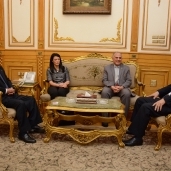 جلسة تضم وزراء الإنتاج الحربي والري والسياحة ومحافظ القاهرة