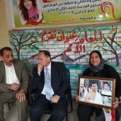 أسرة الشهيد هشام شتا تنتخب فى الهرم اثناء جولة مدير أمن الجيزة اللواء عصام سعد