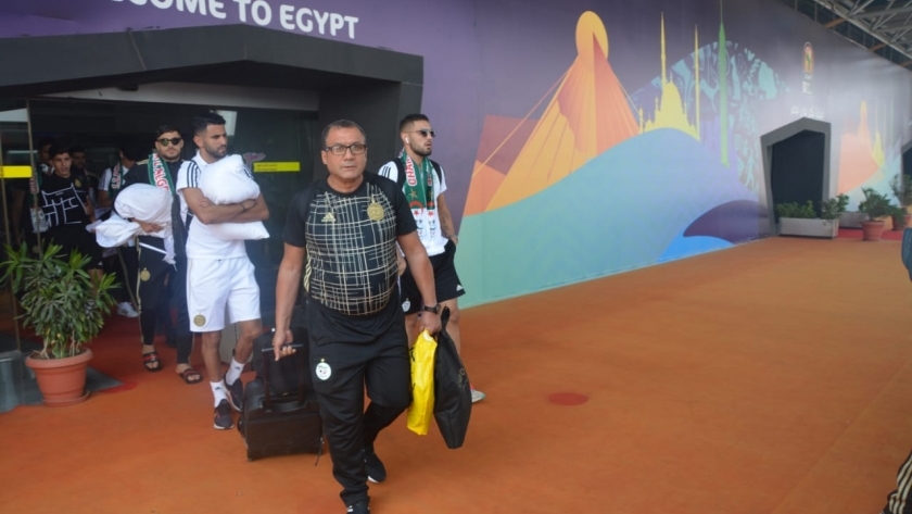 بعثة منتخب الجزائر تغادر القاهرة