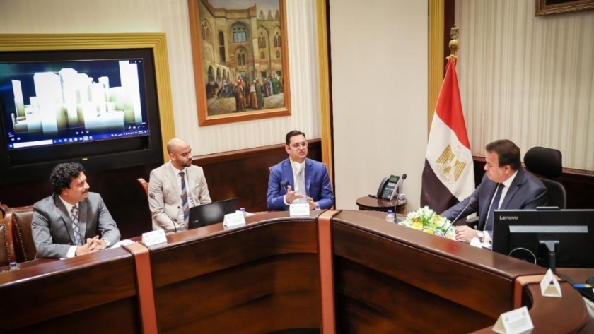 الصحة تتابع تنفيذ اتفاقية تصنيع 8 لقاحات استراتيجية في مصر مع «سيروم» الهندي