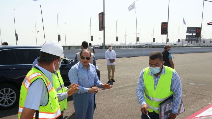 السيسي يتفقد أعمال توسعة الطريق الدائري ومحاور مطار القاهرة