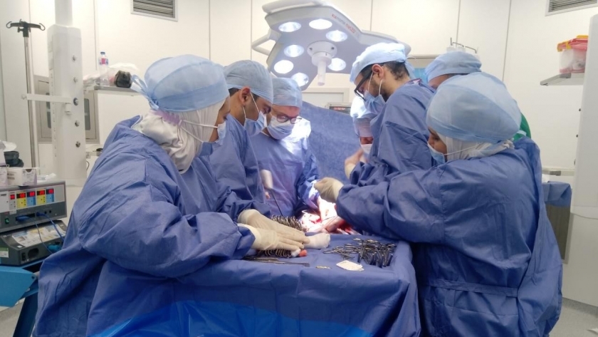 نجاح 160 جراحة متقدمة ضمن مبادرة «علشان صحتك» في الإسماعيلية
