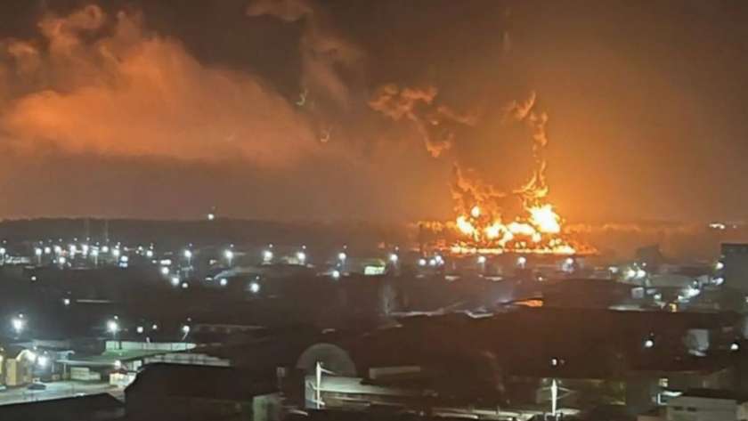 حريق في منشأة لتخزين النفط في «بريانسك» الروسية