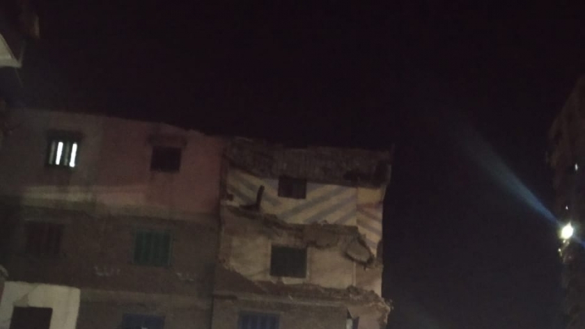 إصابة شخصين اثر انهيار شرفتين لعقار قديم غرب الإسكندرية