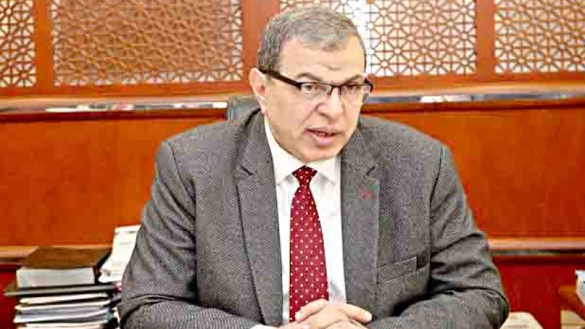 محمد سعفان وزير القوي العاملة