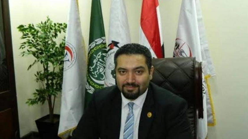 الدكتور محمد نبيل