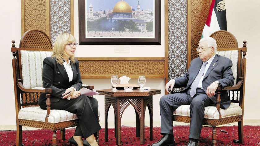 الرئيس محمود عباس خلال حواره مع الإعلامية لميس الحديدي