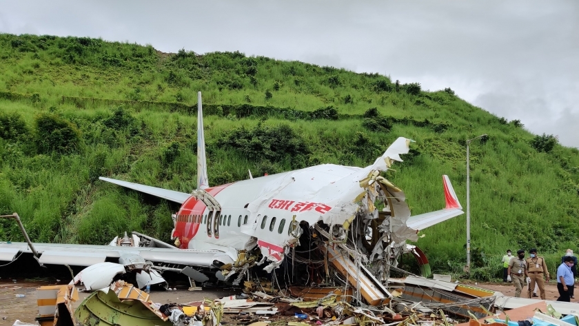 إصابة 22 مسؤولًا بكورونا لدى تعاملهم مع حادث طائرة في كيرلا الهندية