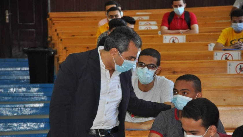 الكشف الطبي للطلاب الجدد بجامعة كفر الشيخ