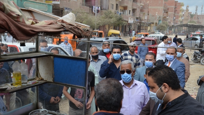 غلق مراكز طبية ومصنع لانشون والتحفظ على لحوم فاسدة في حملة ببني سويف