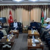 وفد هندسي تركي يصل غزة لتفقد مساجد تُعيد تركيا إعمارها