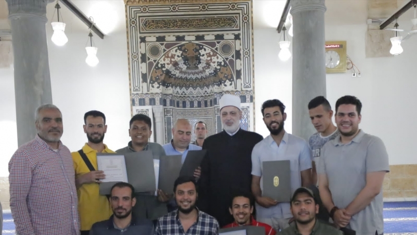 الجامع الأزهر يكرم القائمين على تنفيذ برنامج فعالياته في رمضان