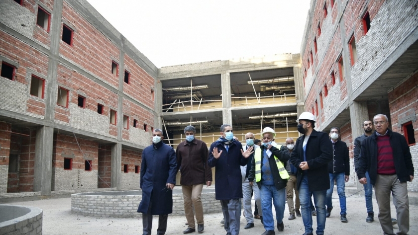 بالصور ..محافظ الغربية يتفقد مستشفيات السنطة والمنشاوي الجديدة