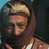 الفنان محمود المليجي في مشهد من فيلم «الأرض»