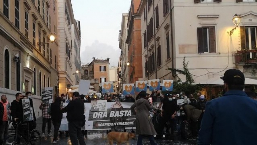 مظاهرات ضد الحظر الليلي في روما
