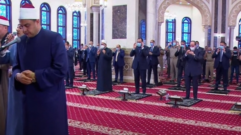 الرئيس عبدالفتاح السيسي يؤدي صلاة عيد الأضحى