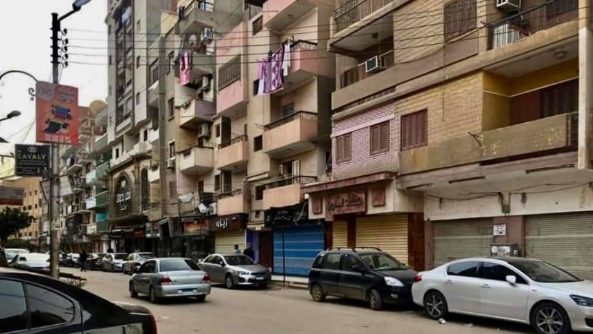 محلات كفر الشيخ تغلق ابوابها تنفيذا لقرار الحظر