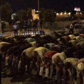 بالصور| مئات المقدسيين يحاولون الوصول للمسجد الأقصى