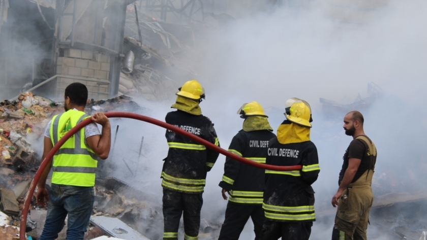 عملية إطفاء مرفأ بيروت