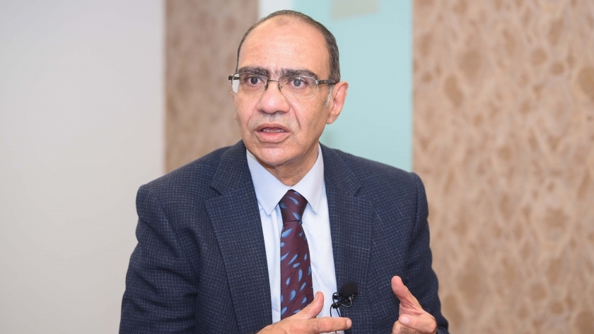 الدكتور حسام حسني رئيس اللجنة العلمية لمجابهة فيروس كورونا
