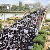 مؤيدو النظام فى إيران أثناء مظاهرة أمس «أ.ف.ب»