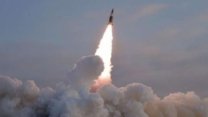 كوريا الشمالية تطلق صاروخ باليستى