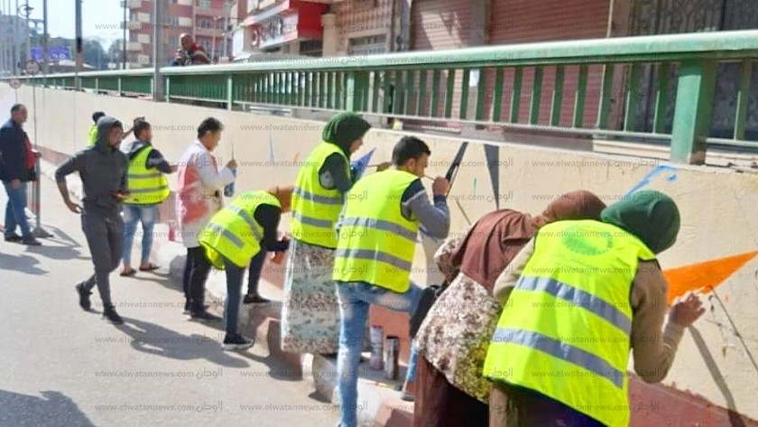 مستقبل وطن بأسيوط يدشن يوم عمل لتنظيف شوارع المدينة
