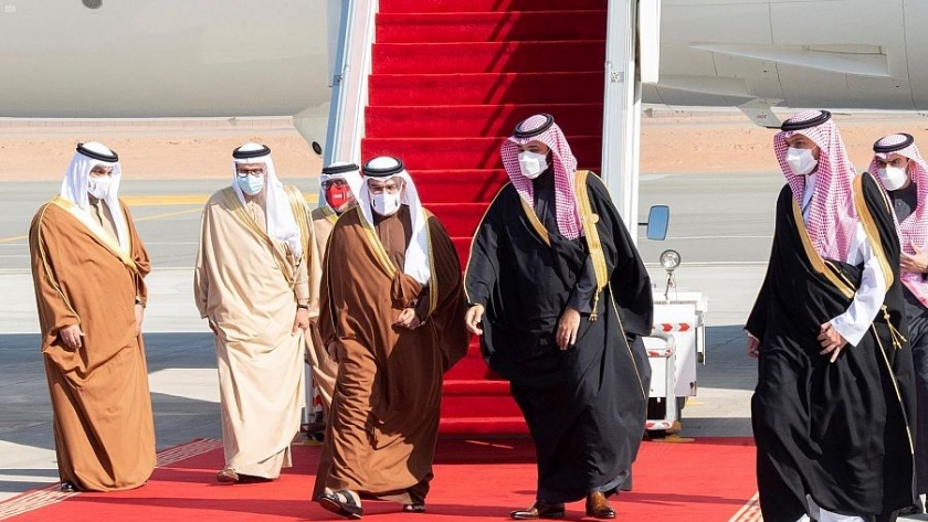 استقبال المشاركين في القمة الخليجية الأخيرة
