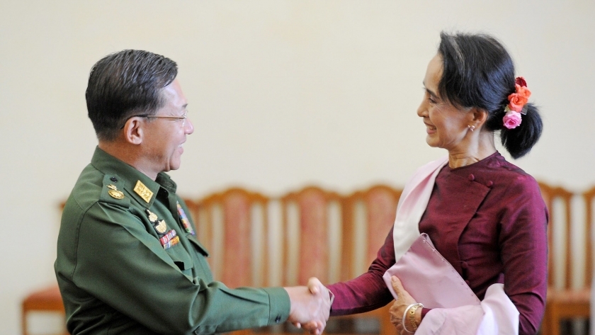 الزعيمة السابقة الحاكمة للبلاد أونغ سان سو تشي