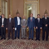 رئيس الوزراء مع رؤساء تحرير الصحف - ارشيف